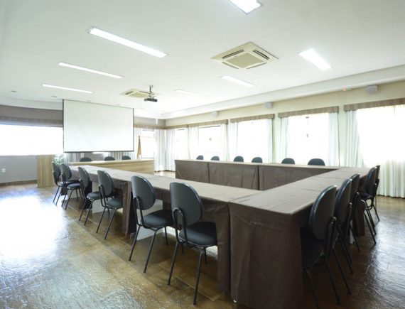 Auditório preparado em formato U