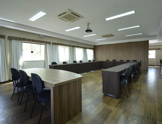 Estrutura do auditório e serviço de apoio